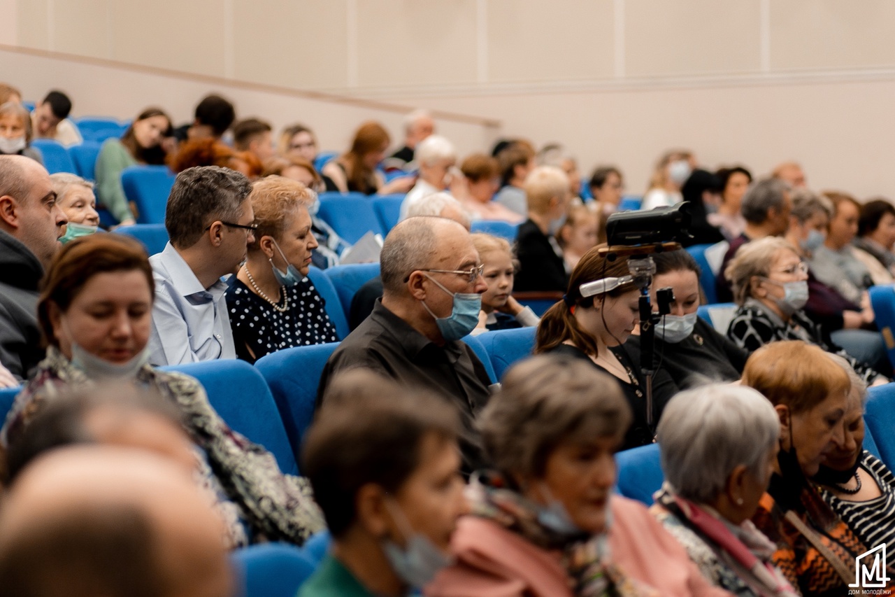 Встреча и прощание: Большой концерт университетского ансамбля «КЛюП-студия»