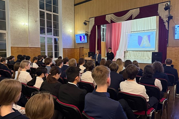 Студенты и преподаватель МАУ провели профориентационную встречу со старшеклассниками Гимназии №&thinsp;2