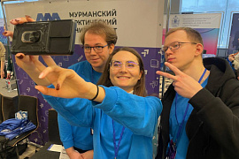 &laquo;Кем стать?&raquo;: в Мурманске прошла выставка &laquo;Навигатор поступления&raquo;&nbsp;&mdash; старшеклассникам помогали специалисты МАУ и студенты-амбассадоры