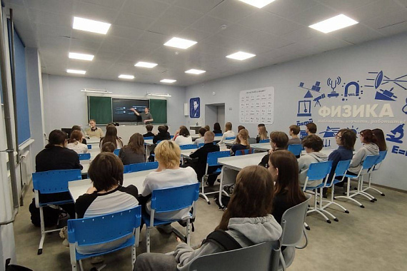 Кибердесант МАУ — в Гимназии № 3: защита от деструктивного контента — ключ к цифровому мышлению Кибердесант МАУ — в Гимназии № 3: защита от деструктивного контента — ключ к цифровому мышлению