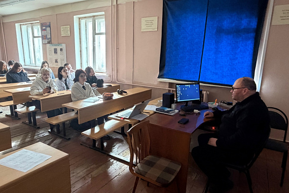 Диалог о главном: в Мурманском региональном колледже обсудили духовно-нравственные ориентиры