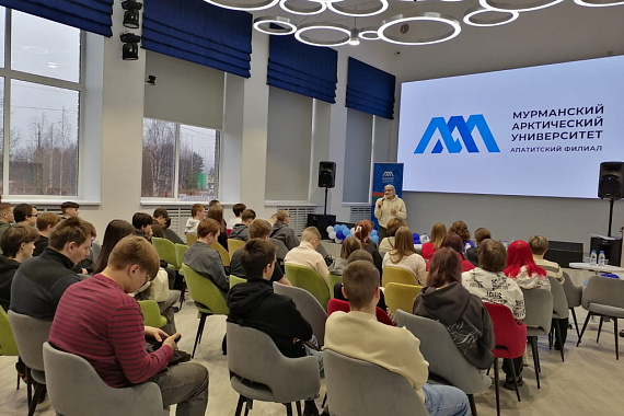 Герои нашего времени: живой урок памяти и мужества прошел а апатитском филиале МАУ