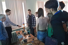 «Кто трогал воду?» — увлекательные физические опыты на кафедре морского нефтегазового дела МАУ для школьников