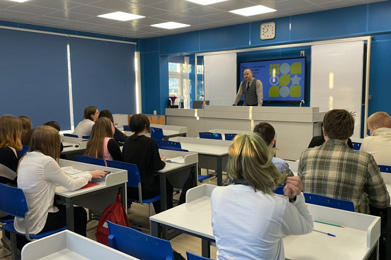 Преподаватель Юридического факультета МАУ рассказал мурманским старшеклассникам о противодействии экстремизму