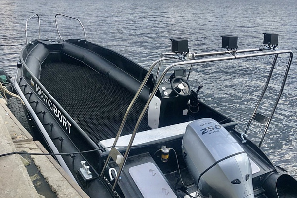 РњР°Р»РѕРјРµСЂРЅРѕРµ СЃСѓРґРЅРѕ РёР· РџРќР” «Arctic-Bort 6,8»