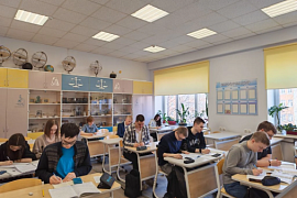 Абитуриенты примерили на себя роль студента в МАУ