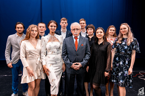 Встреча и прощание: Большой концерт университетского ансамбля «КЛюП-студия»