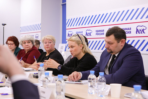 Преподаватели МАУ — участники круглого стола, посвящённого занятости людей с ограниченными возможностями здоровья