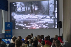 В Апатитском филиале МАУ показали фильм «Три Ивана»