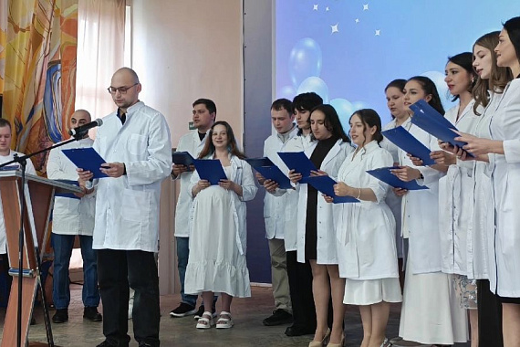 Кадры для Арктики: в МАУ вручили дипломы врачам-лечебникам
